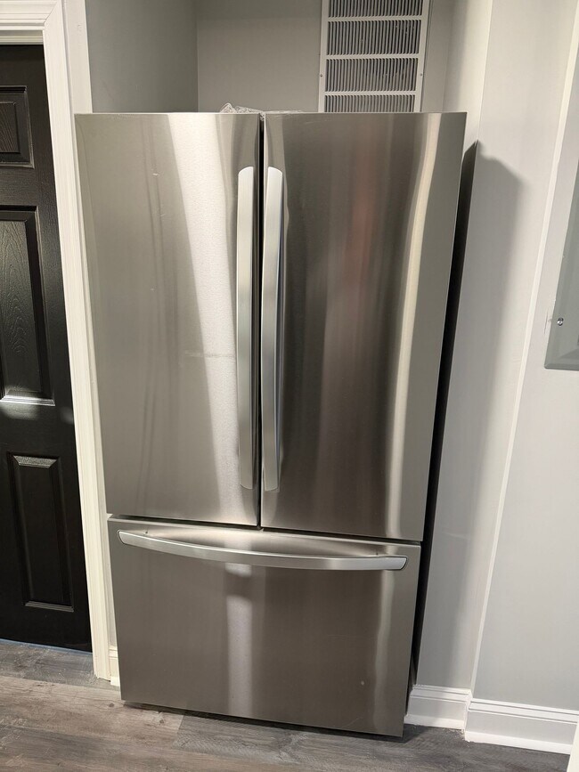 Foto del edificio - 1271 Limit Ave