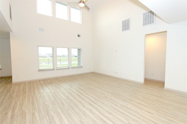 Foto del edificio - 3570 Joshua Grv Ln