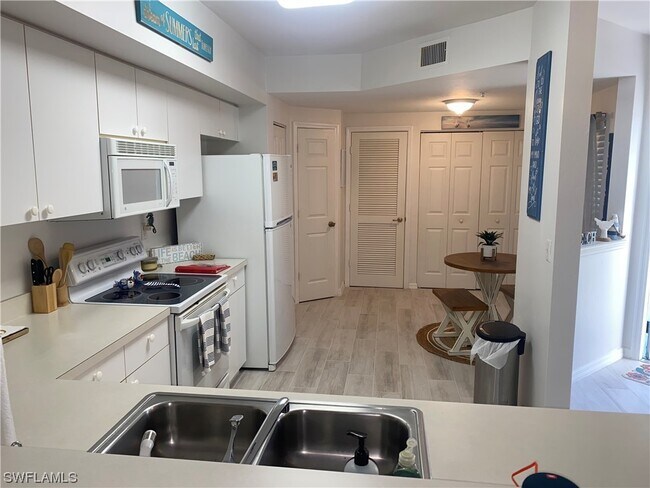 Foto del edificio - 5080 Cedar Springs Dr