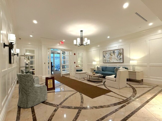 Building Photo - Elegant Back Bay Living in Full-Service Landmark Building
