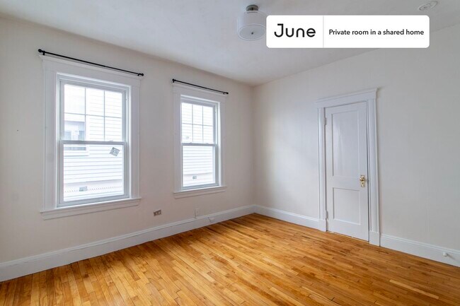 Foto del edificio - Room in Shared 4 bed/1 bath home in Dorchester Center