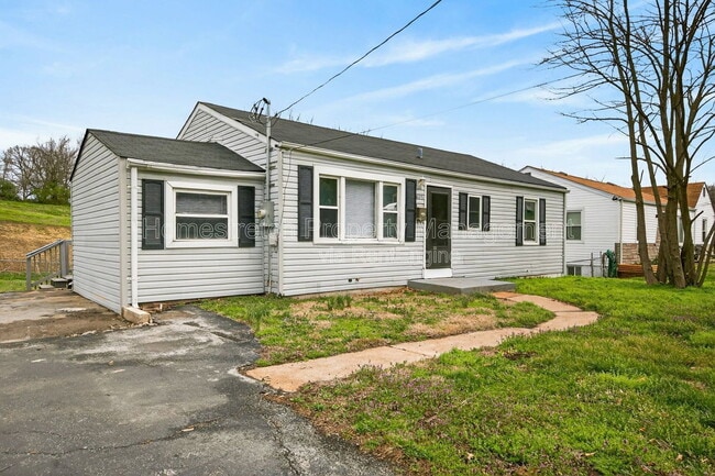 Building Photo - 605 Abston St