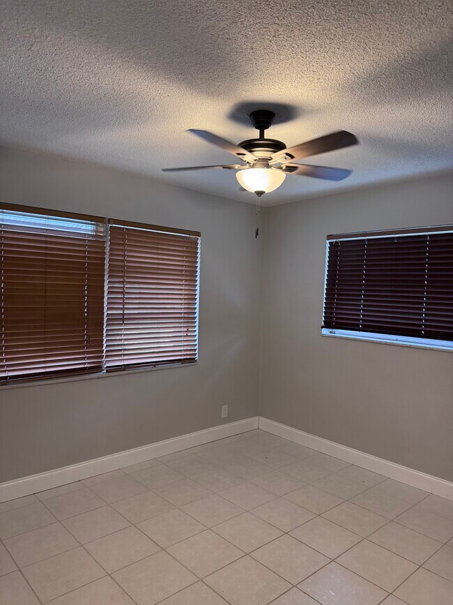 Building Photo - 2616 NW 49th St