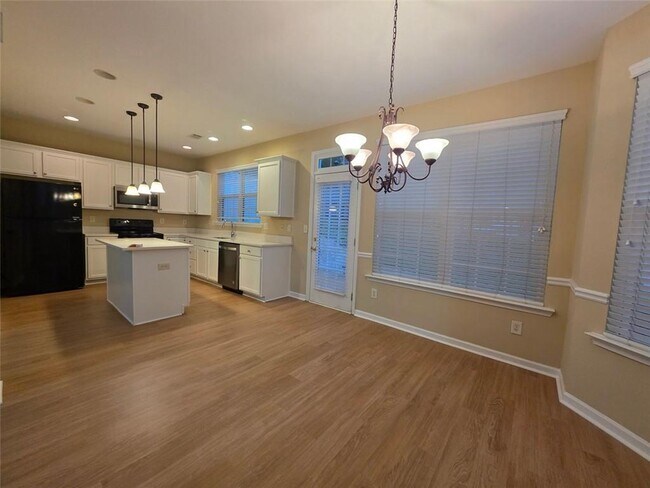 Foto del edificio - 2629 Pierce Brennen Ct NE