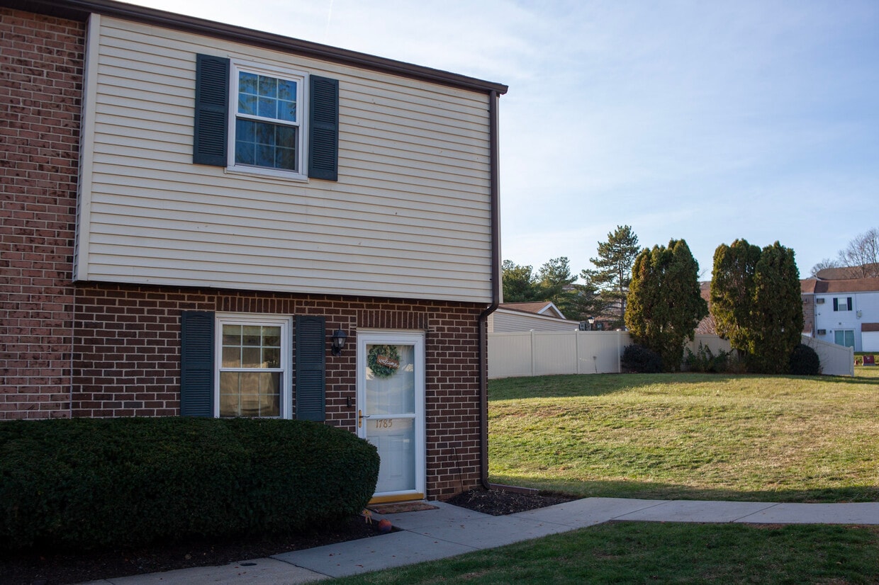 Foto principal - 1785 Baron Dr