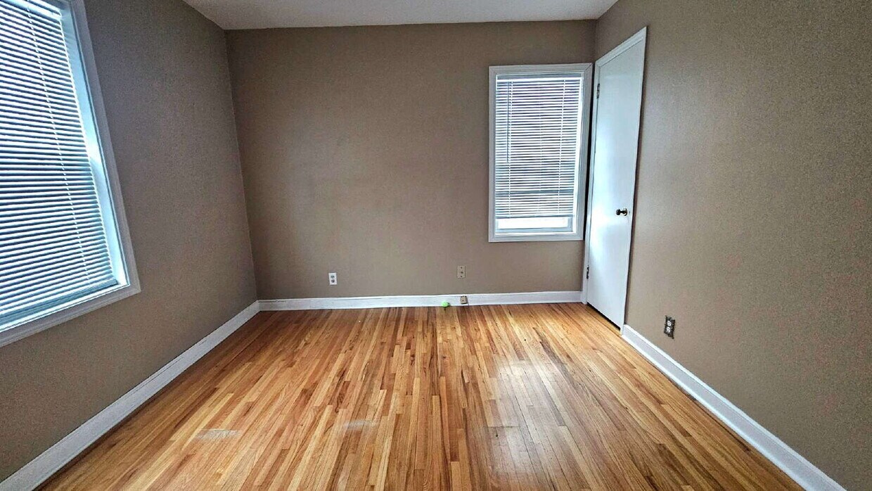 Building Photo - "Excellent 3-Bedroom Townhouse Retreat in St. Louis Park - 1359 Sq Ft of Comfort!"