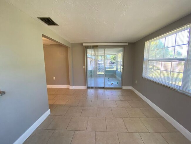 Building Photo - 7407 Princeton Dr