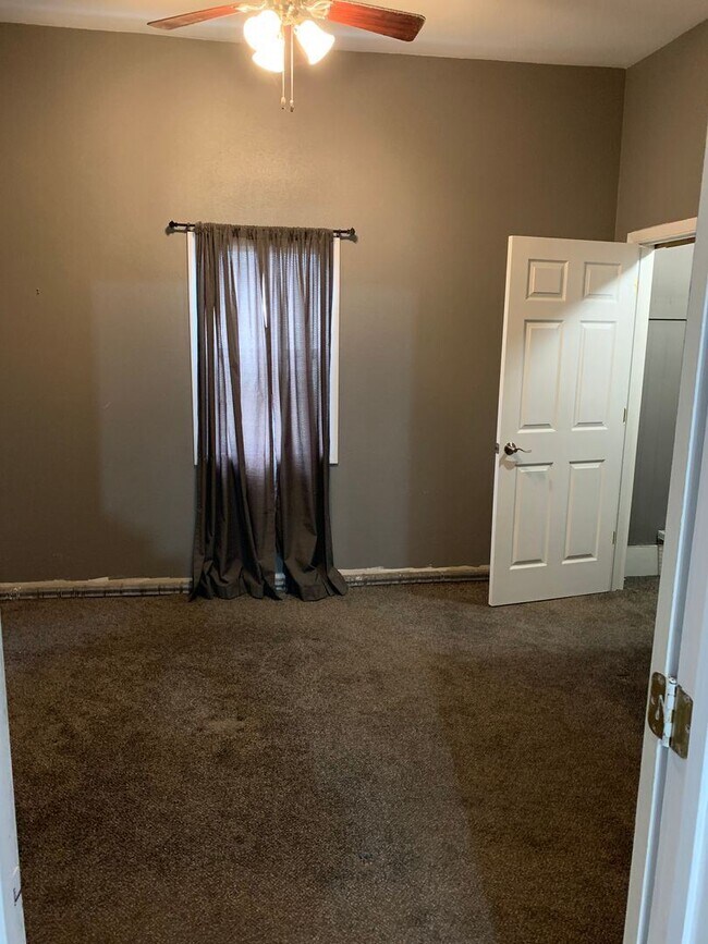 Foto del edificio - 2 br, 1 bath House - 835 Pleasant St.