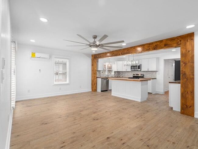 Building Photo - Home for rent in Hohenwald