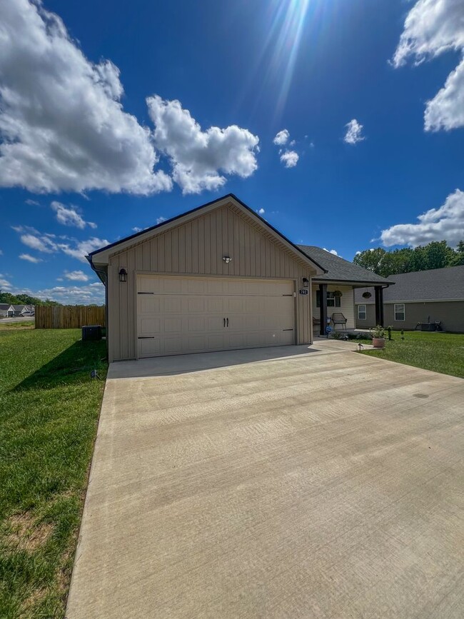Foto del edificio - Charming Ranch-Style Home on a Large Corne...