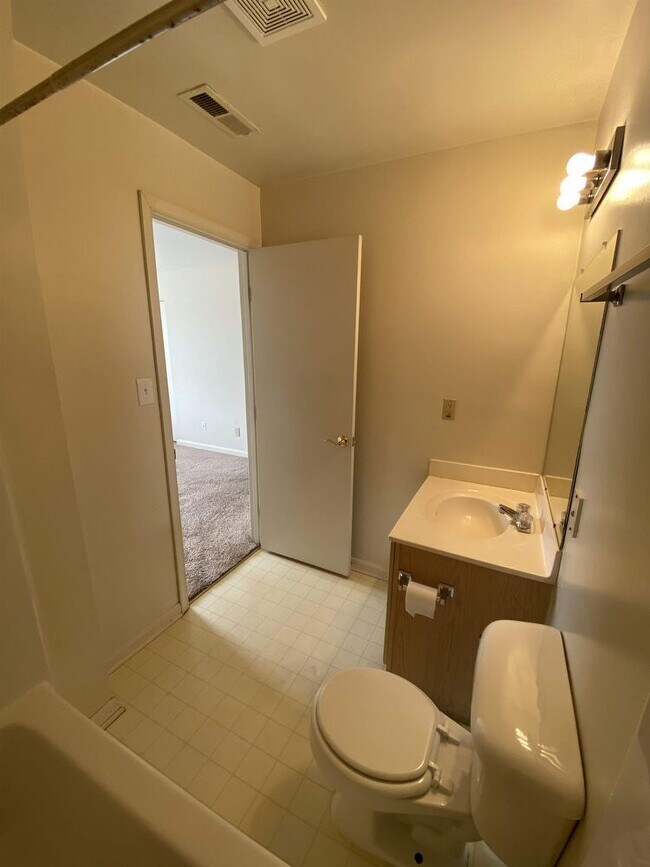 Building Photo - 76 Red Maple Court 100