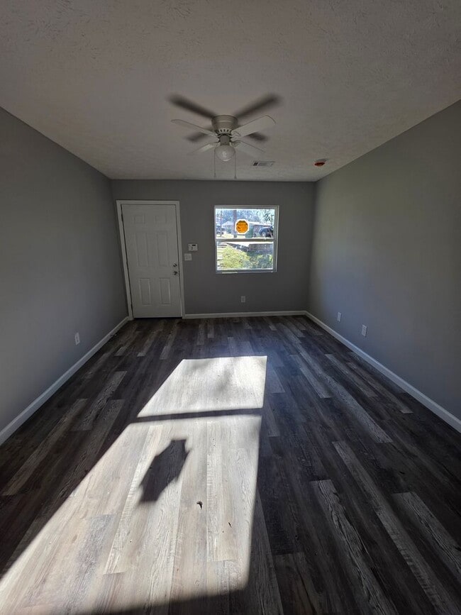 Building Photo - Ragland