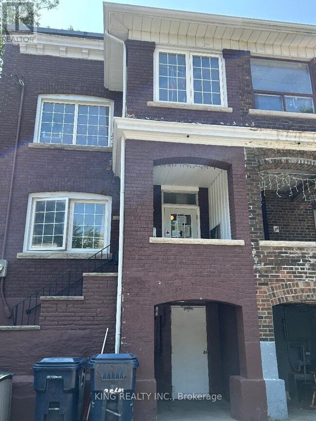Building Photo - 2 Elm Grove Ave