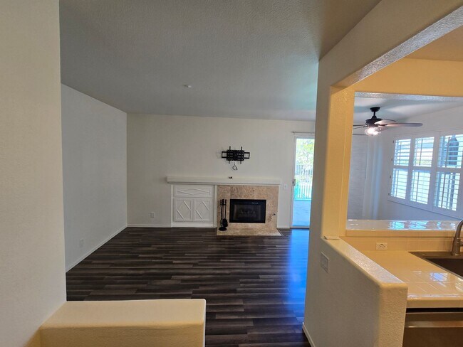 Building Photo - Milano Community : Beautiful 2 Bedroom 2.5...