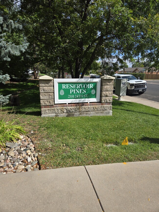 Foto del edificio - 2551 W 24th St