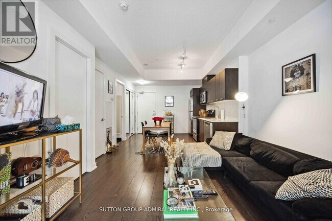 Building Photo - 20 Bruyeres Mews