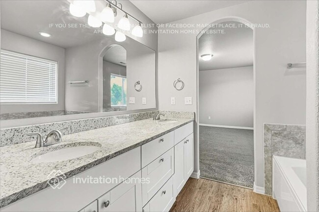 Building Photo - 3614 Saguaro Cir