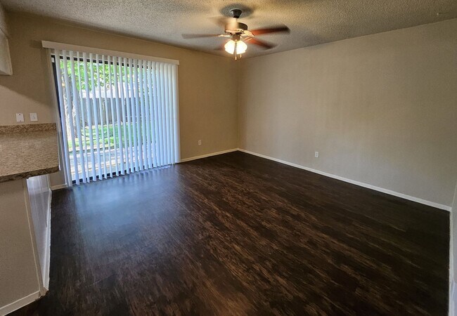 Foto del edificio - NOW AVAILABLE- Arlington: Three bedroom ne...