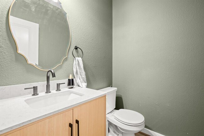 Building Photo - 195 Waterside Rd