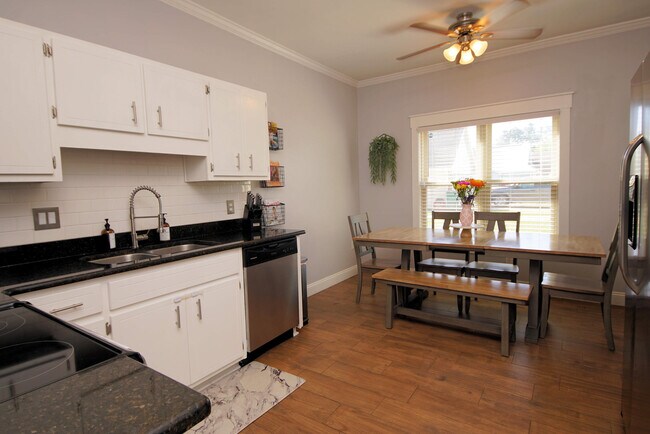 Building Photo - 1191 Lariat Ct