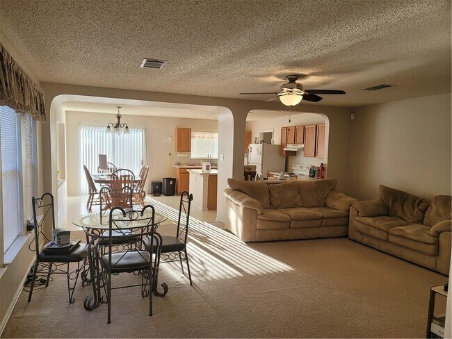 Foto del edificio - 1329 Lakeside Loop