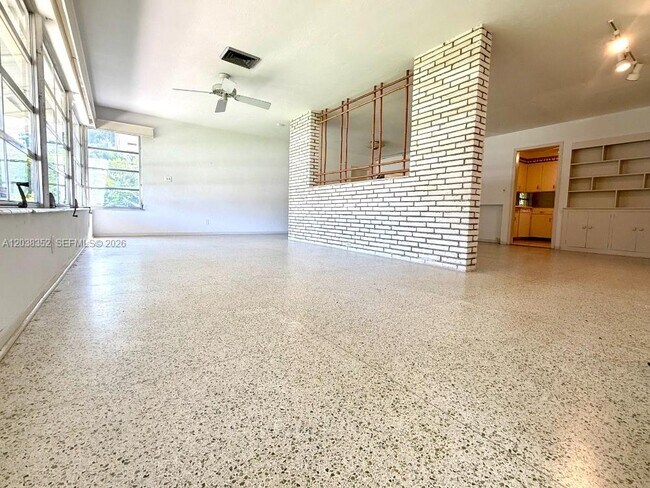 Foto del edificio - 1235 Jefferson St