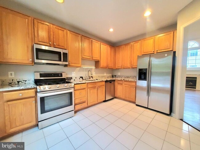 Foto del edificio - 6030 Lincolnia Rd