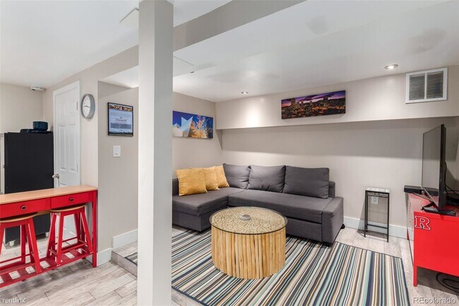 Building Photo - 2 br, 1 bath House - 1048 Mariposa Street