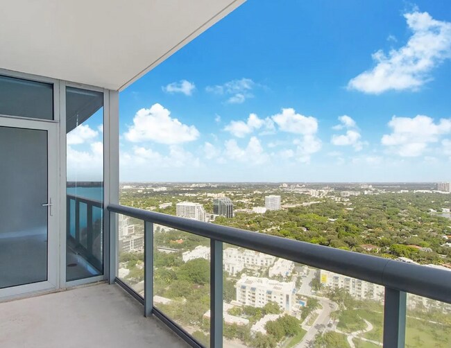 Foto del edificio - 601 NE 36th St