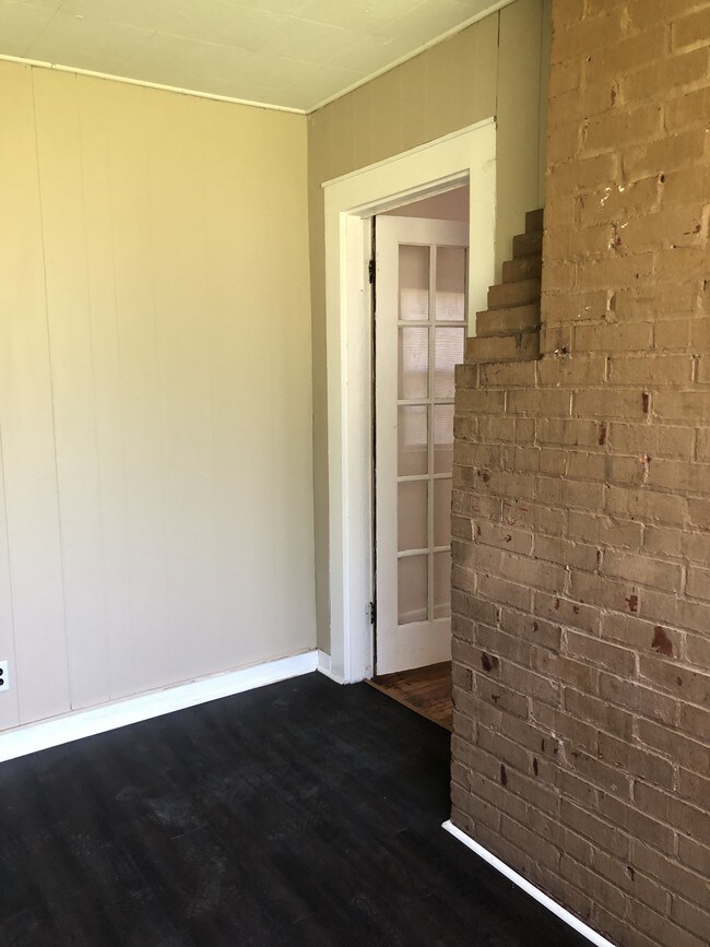 Building Photo - Be a Resident not a tenant