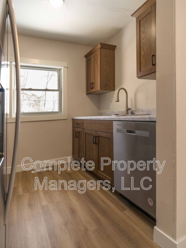 Foto del edificio - 821 Jefferson Ave