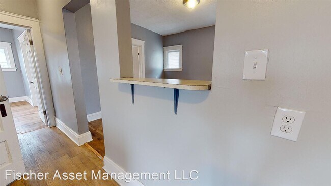 Building Photo - 3 br, 1 bath Apartment - 3213 Louisiana Av...