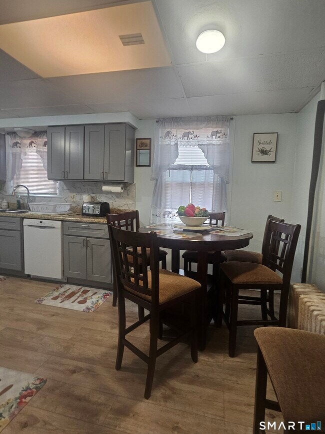 Foto del edificio - 53-55 Laurel St