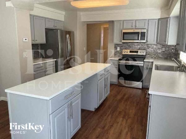 Building Photo - 9657 Adelaide Cir