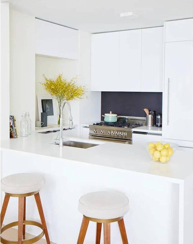 Primary Photo - 301 W 53rd St
