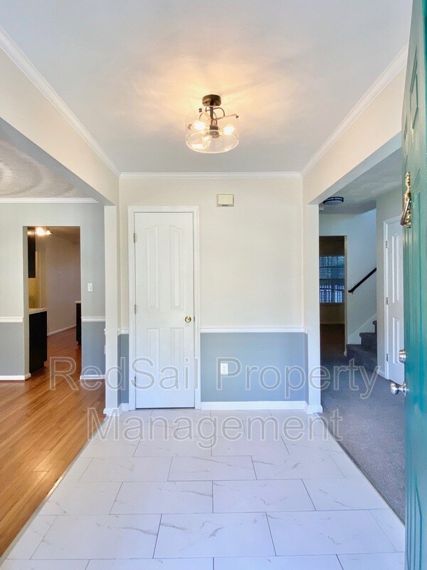 Building Photo - 2030 Regency Dr