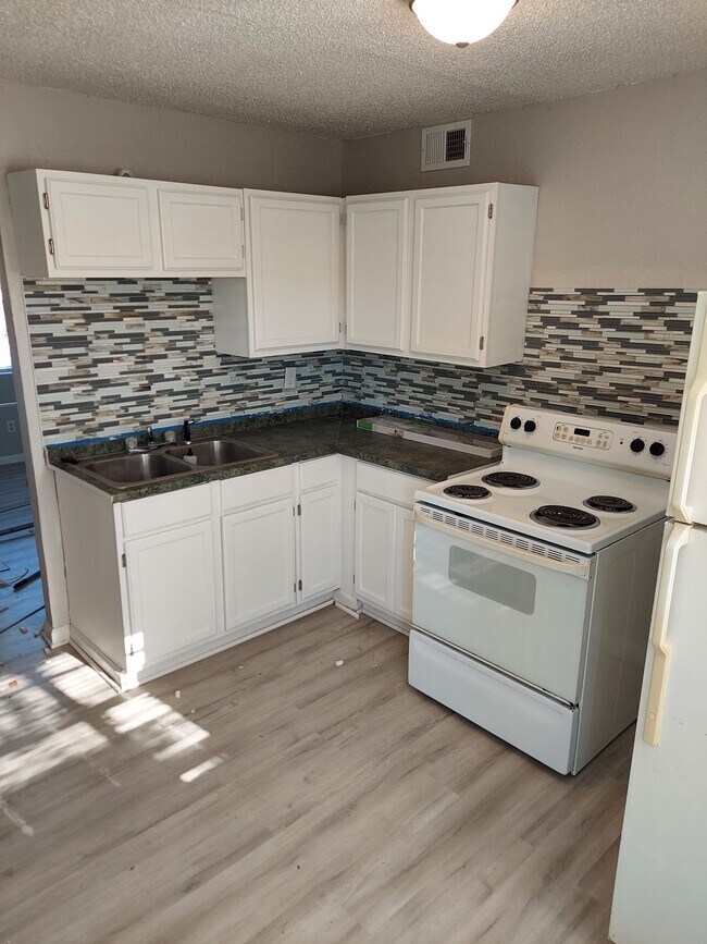 Kitchen daytime - 5529 Freeman Ct