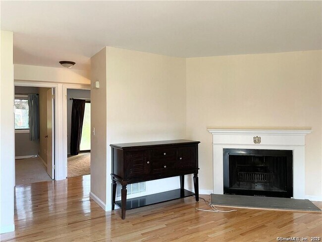 Building Photo - 20 Maple Tree Ave