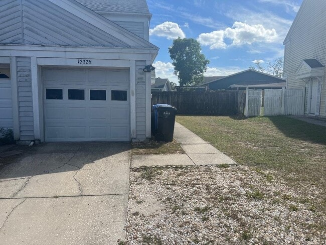 Photo - 12325 Villager Ct (Tampa, FL) Townhome