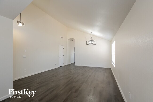 Foto del edificio - 2603 N 125th Dr