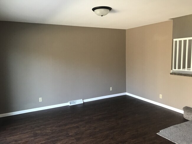 Foto del edificio - Executive Townhouse Located in Rock Island