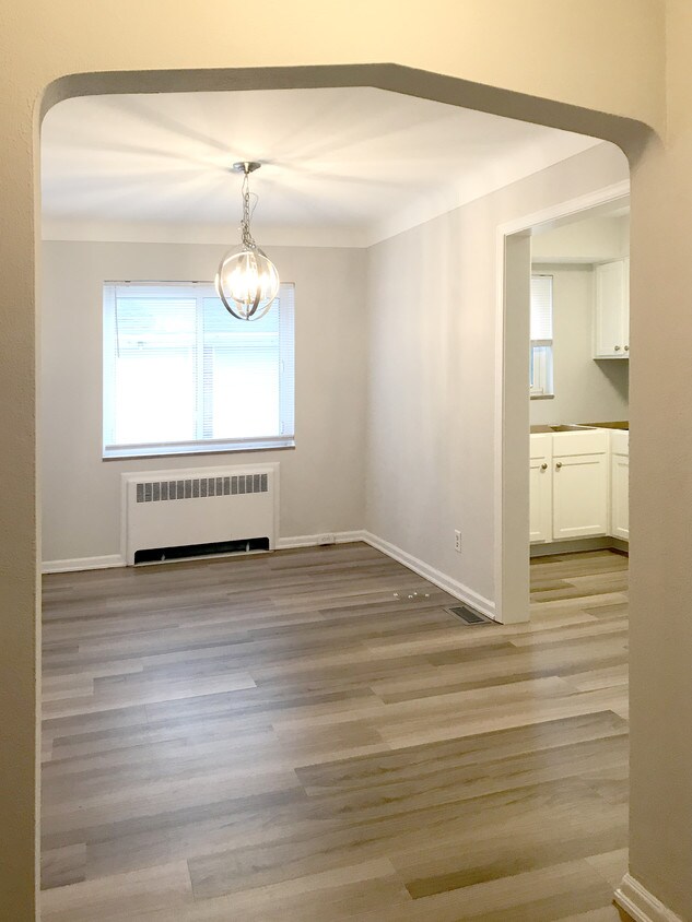 View from foyer to Dining - 3038 Pemberton Dr
