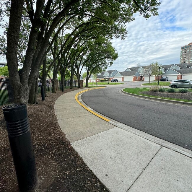 Building Photo - 250 E Harbortown Dr