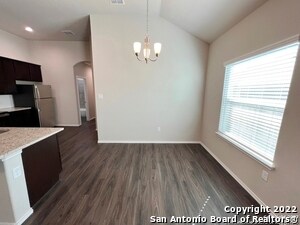 Foto del edificio - 629 Heathers Wy