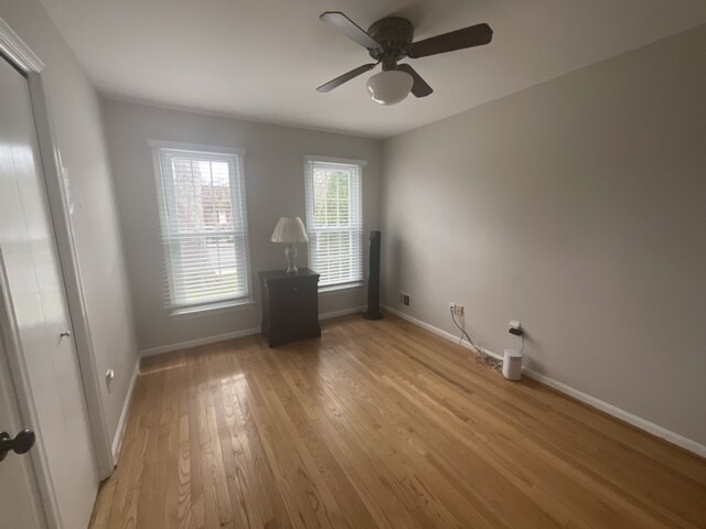 Foto del edificio - 329 W Deer Park Rd