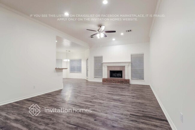 Building Photo - 3227 Hemingway Dr