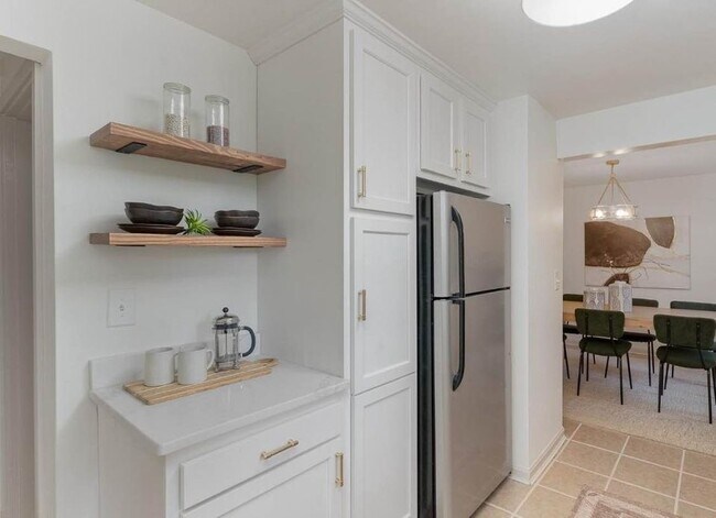 Foto del edificio - 7908 Clough Pike
