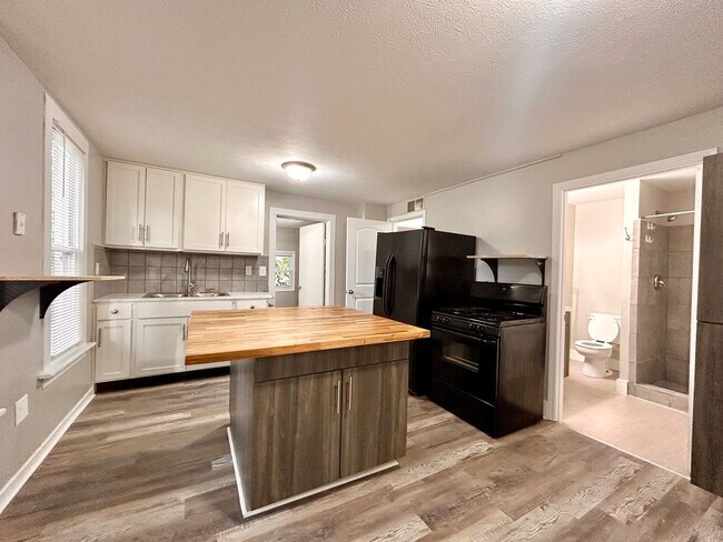 Foto del edificio - 1011-1013 Quarry Ave NW
