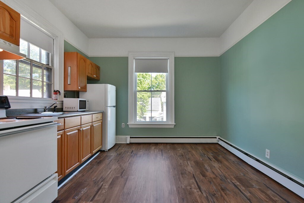 Primary Photo - 35 Summer St