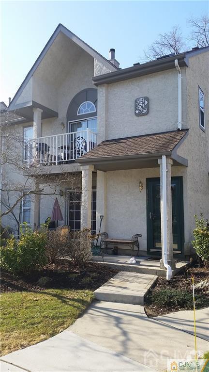Building Photo - 1302 Commons at Kingswood Dr